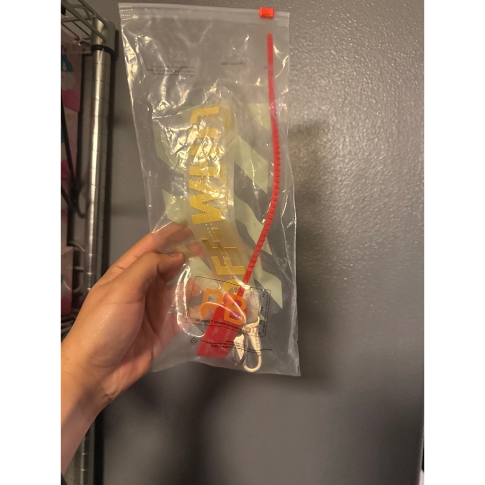 Off-White One Size Yellow Red Keychain 2013 under retail - Picture 4 of 4